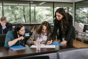 El compromiso de Becsa con la formación de los jóvenes profesionales